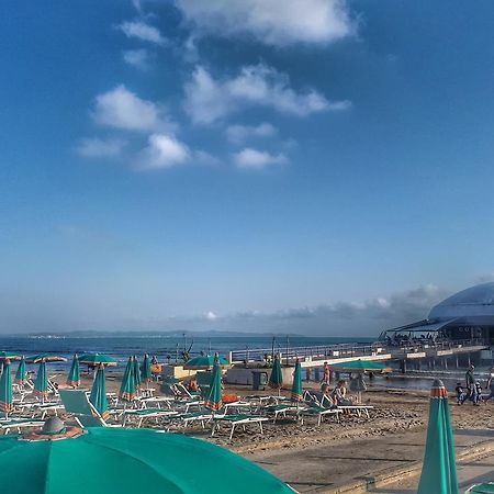 Geni Apartment Durres Bagian luar foto