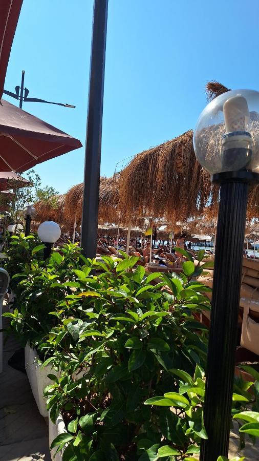 Geni Apartment Durres Bagian luar foto